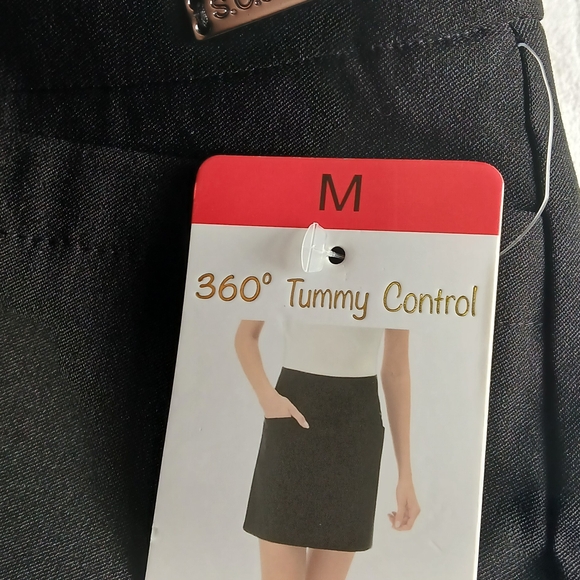 Elegant Black Mini Skirt - Picture 2 of 7